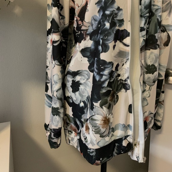 Flower jacket - Picture 2 of 11